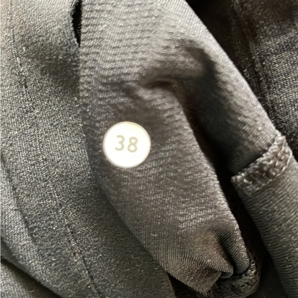 Lululemon liner shorts mens size 38x11 - Picture 2 of 7